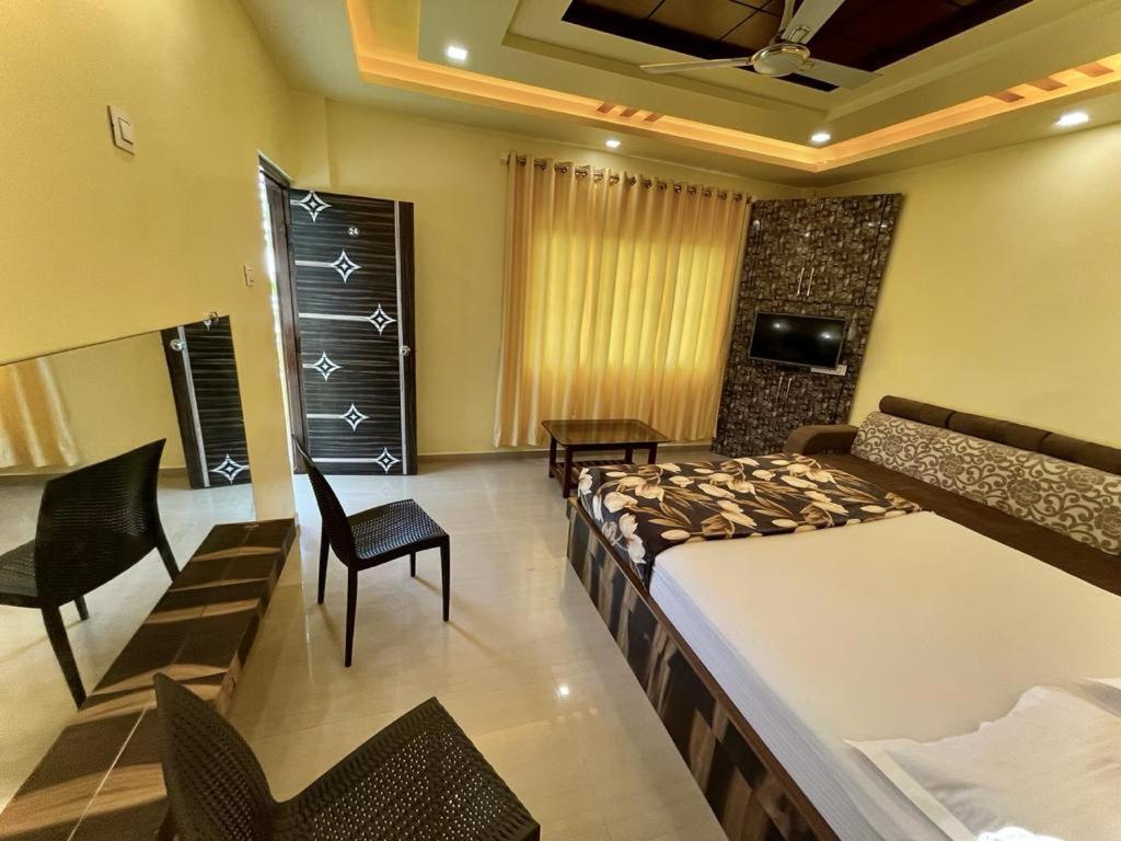 Hotel Saptarang Residency Panhāla Esterno foto