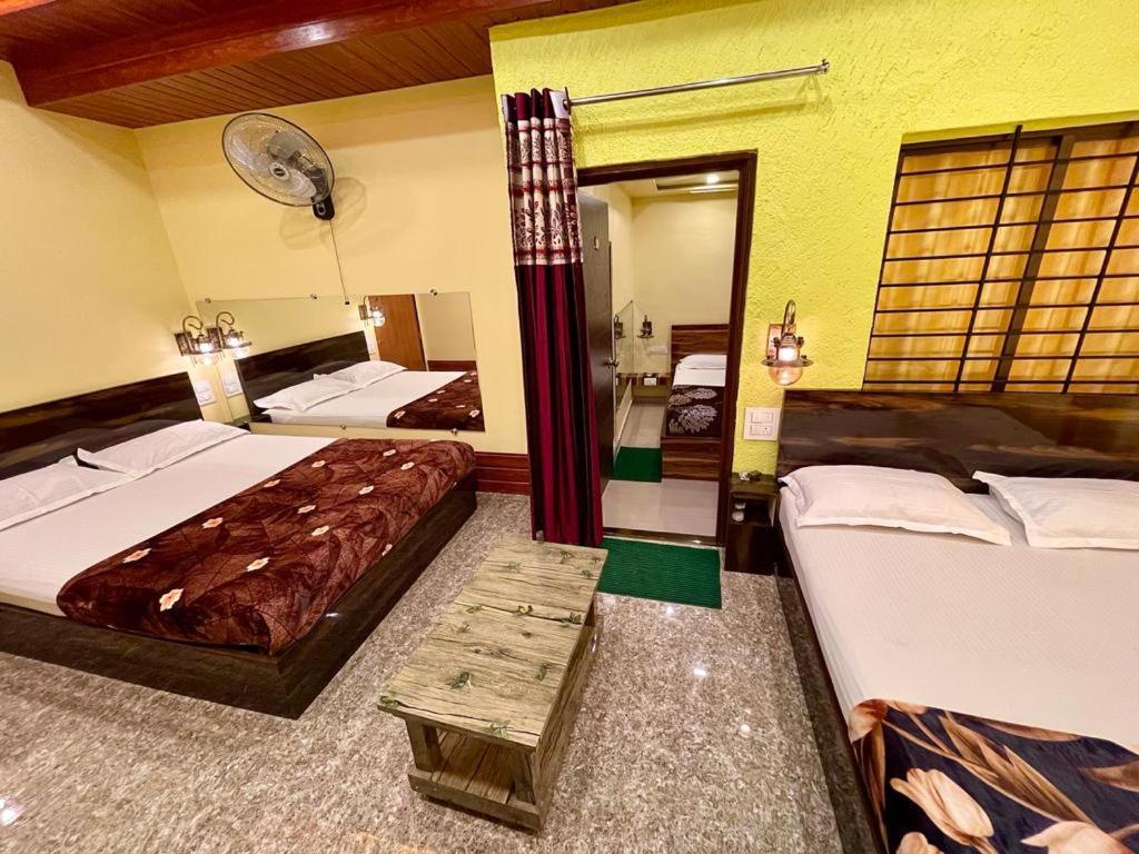Hotel Saptarang Residency Panhāla Esterno foto