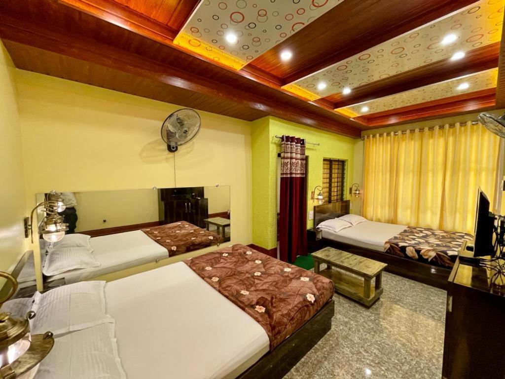 Hotel Saptarang Residency Panhāla Esterno foto
