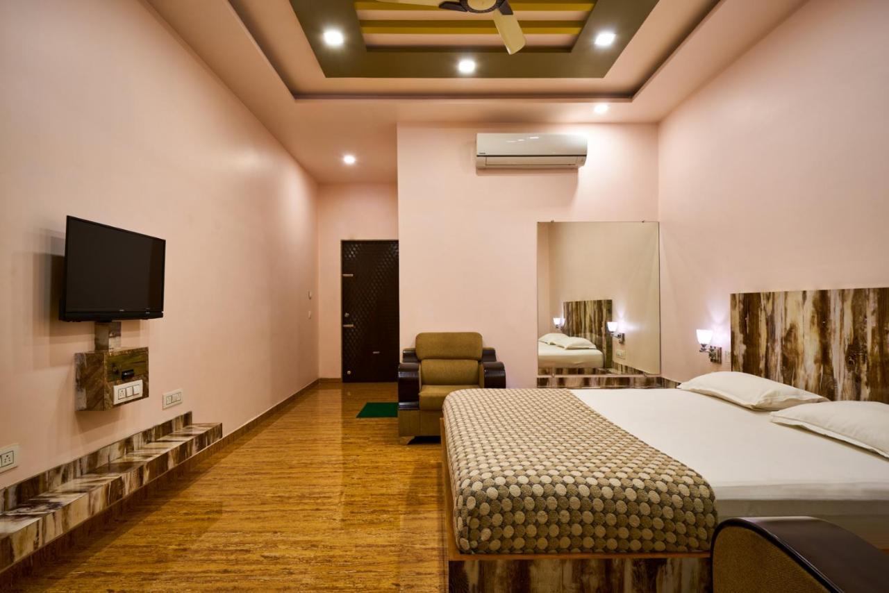 Hotel Saptarang Residency Panhāla Esterno foto