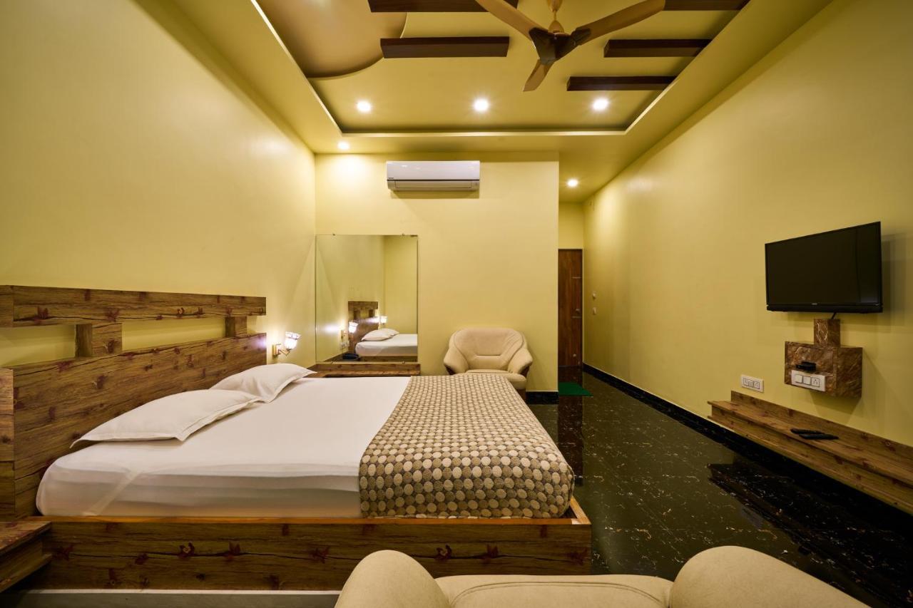 Hotel Saptarang Residency Panhāla Esterno foto