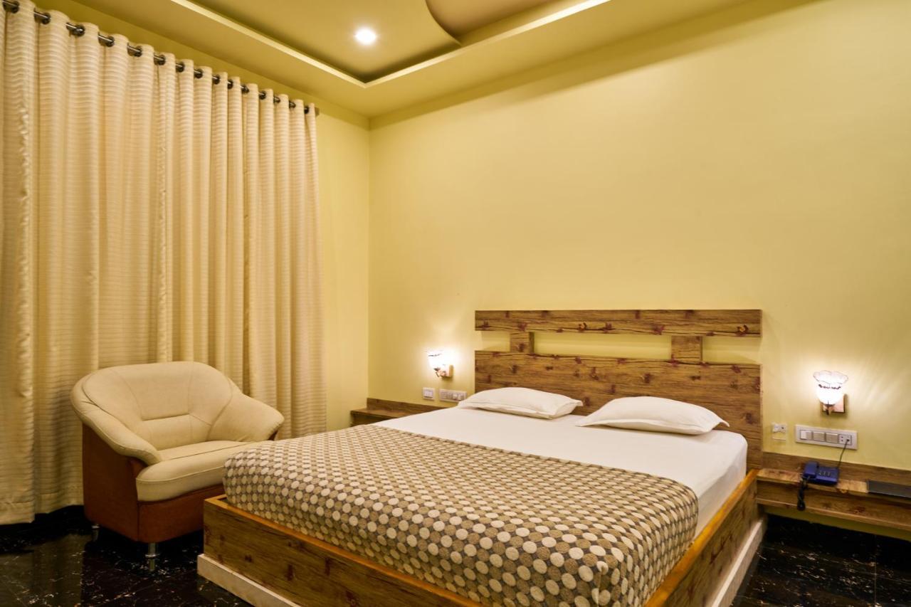 Hotel Saptarang Residency Panhāla Esterno foto