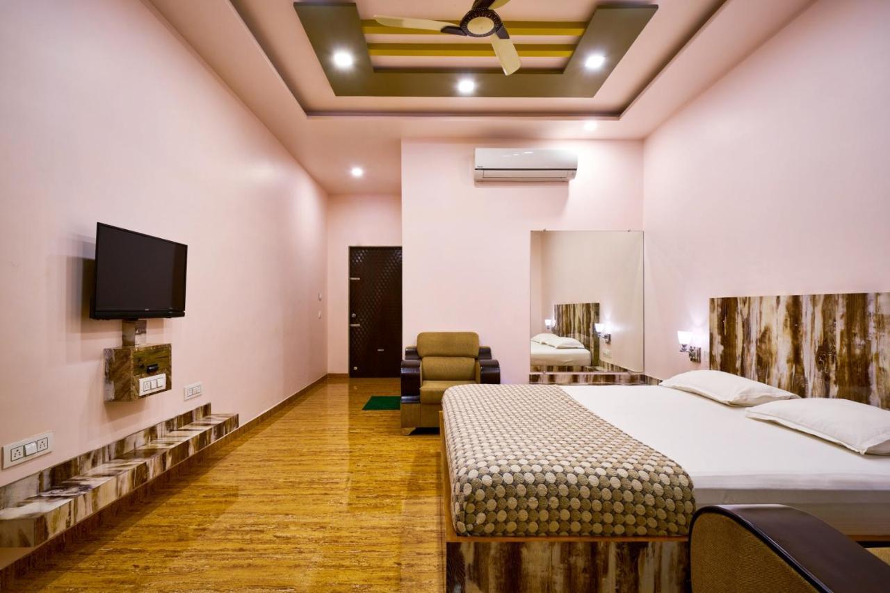 Hotel Saptarang Residency Panhāla Esterno foto